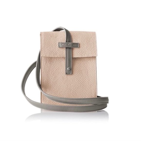 Mary Kay Handbags - Mary Kay City Modern Makeup bag with strap
